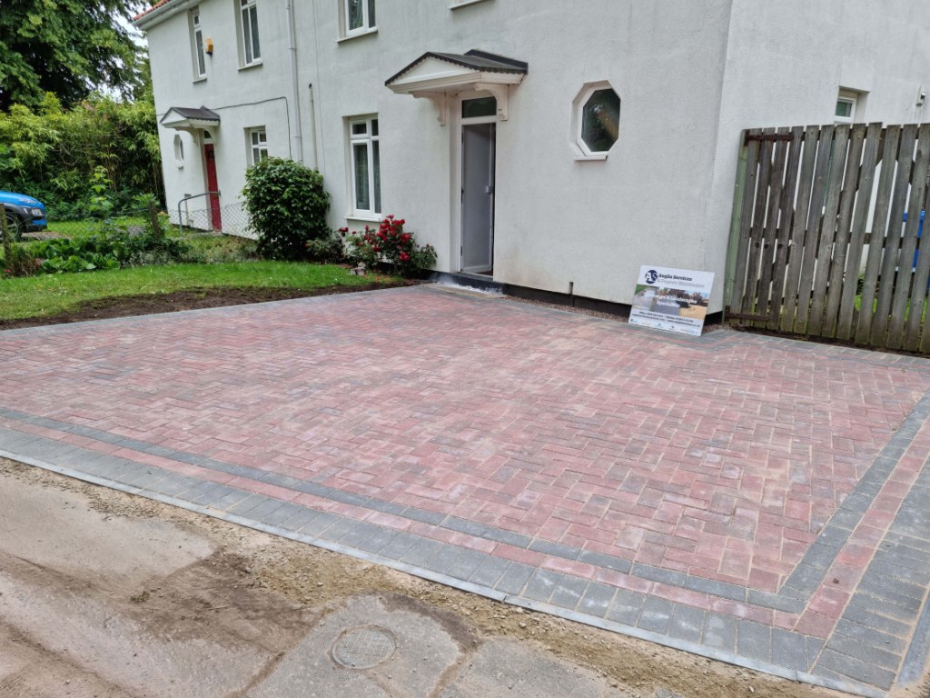 This is a newly installed block paved drive installed by Folkestone Driveways